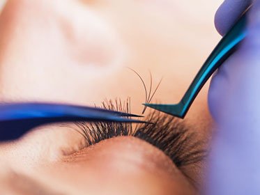 danick-beauty-bar-traning-eyelash-courses
